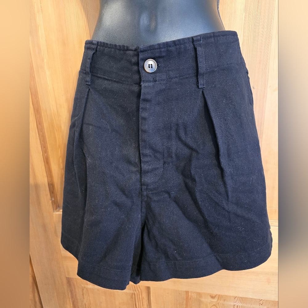 Women's Black Shorts Pleated Business Casual Office Boho Size L NWT - Picture 3 of 7